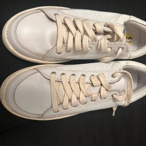 Women’s Free People Casual Low-Top Sneakers in Light Beige